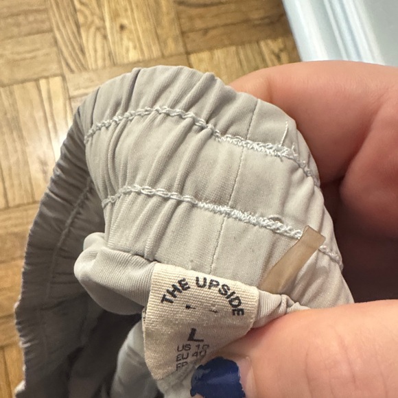 The upside light blue short size L - Picture 2 of 4